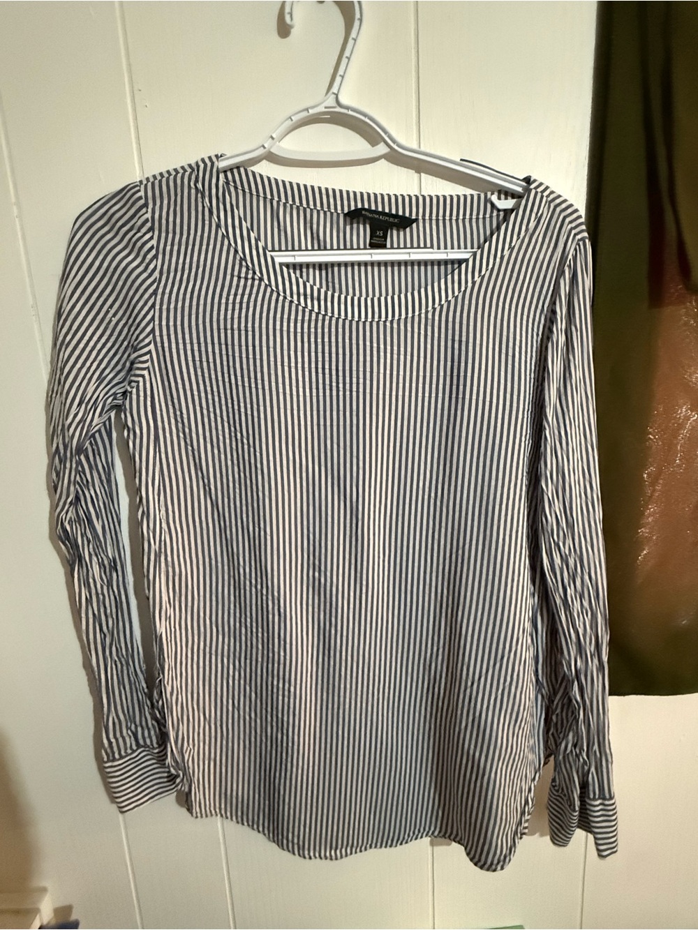 Banana Republic Women’s Navy and White Striped Long Sleeve Scoop Neck Top